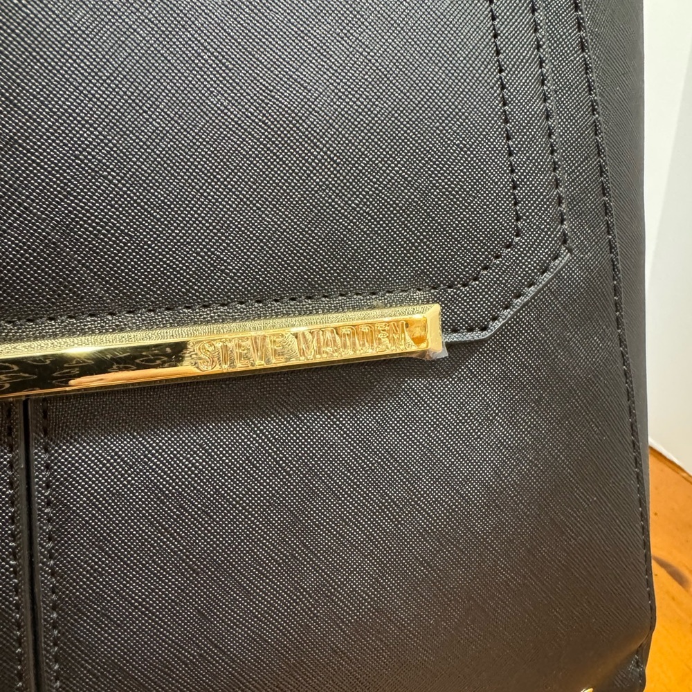 Steve Madden black handbag with textured fabric - Picture 2 of 14